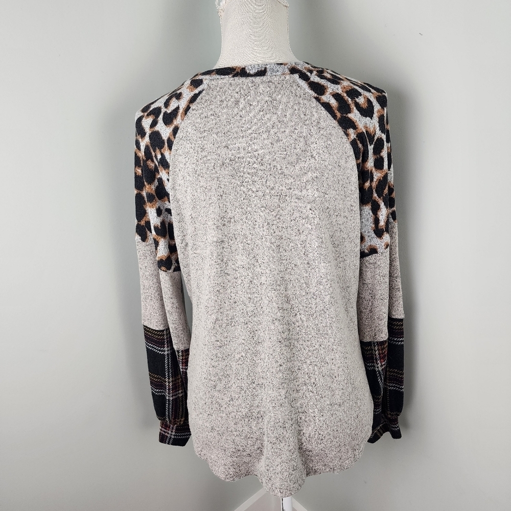 Maurices 24/7 Leopard Plaid Color block Blouson Sleeve Baseball Tee Size Small - Picture 6 of 11